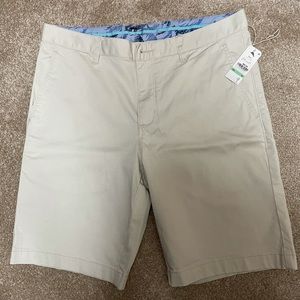 Men’s Tommy Bahama khaki shorts-size 34 NWT